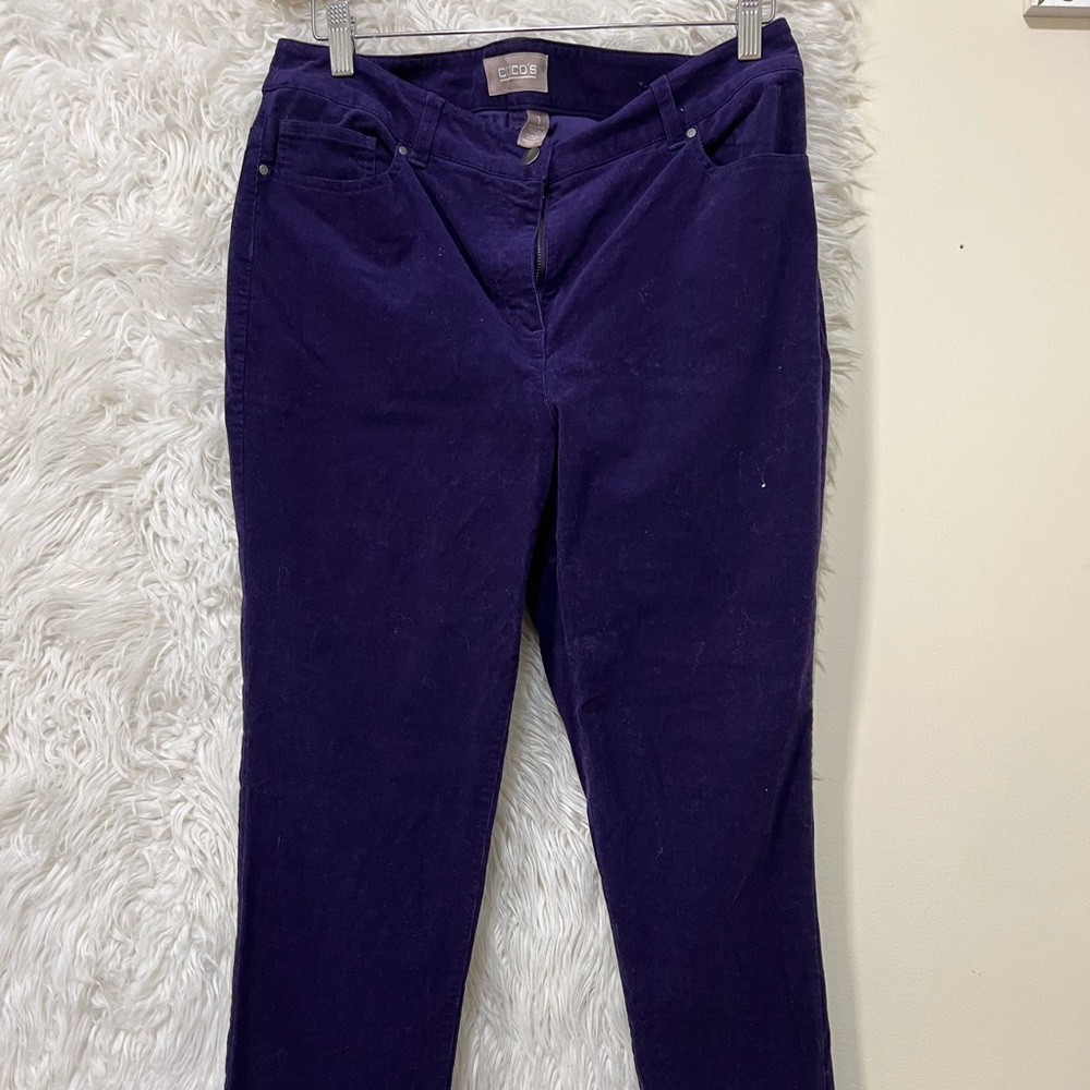 Selling this beautiful corduroy Chico’s pants size 1